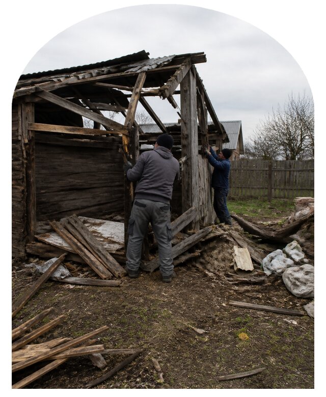 Демонтаж сарая в Старой Руссе по цене от 7643 р. | Метпроект-Срс
